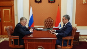 Губернатор Василий Орлов и депутат Госдумы Андрей Гурулев обсудили направления совместной работы - gtrkamur.ru