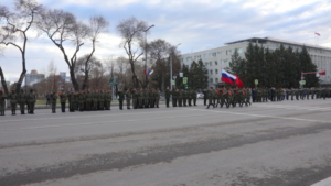 В Благовещенске прошла первая репетиция торжественного прохождения войск Благовещенского гарнизона - gtrkamur.ru
