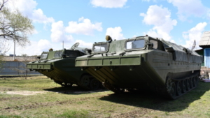 Пять плавающих транспортеров поступили спасателям Приамурья - gtrkamur.ru