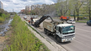 Дорожники начали ремонтировать очередной участок на улице Горького в Благовещенске - gtrkamur.ru