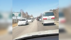 Огромная пробка образовалась по дороге из города до кладбища по Новотроицкому шоссе - gtrkamur.ru