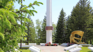 Обновленный мемориал Славы в Свободном сдадут в октябре - gtrkamur.ru