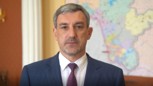 С Днем России поздравил жителей области губернатор Василий Орлов - gtrkamur.ru