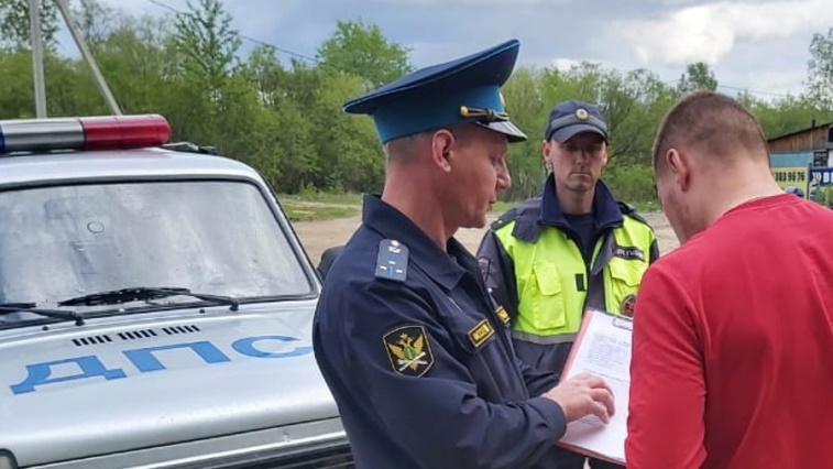 Купил права — получил судимость: жителя Благовещенска поймали с поддельным водительским удостоверением  - gtrkamur.ru