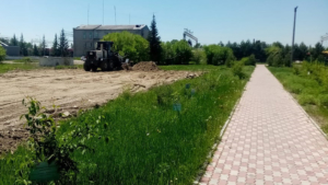 Осенью в Шимановске завершат благоустройство сквера династий железнодорожников - gtrkamur.ru