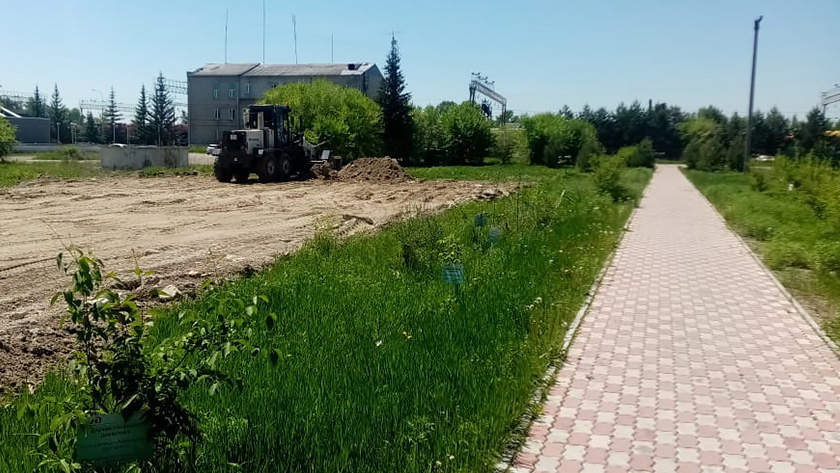 Осенью в Шимановске завершат благоустройство сквера династий железнодорожников - gtrkamur.ru