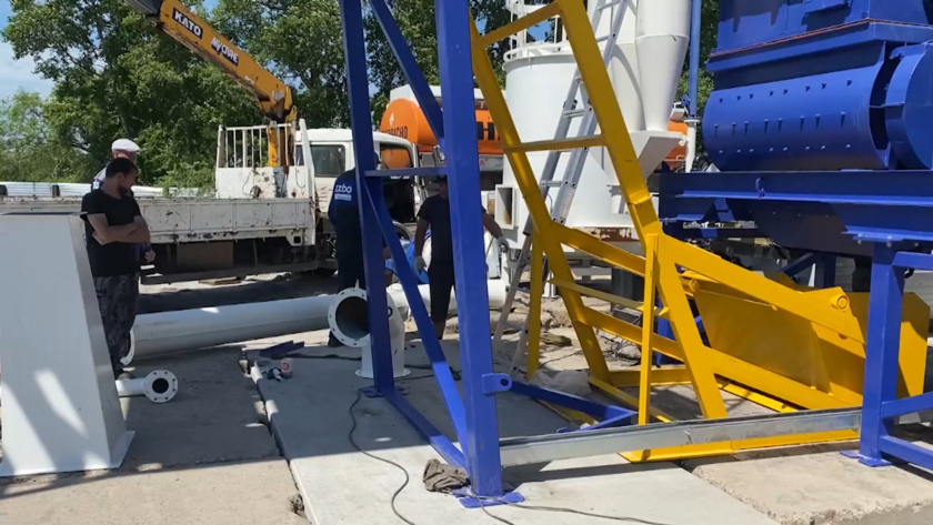 Новый асфальтный завод монтируют в Белогорске - gtrkamur.ru
