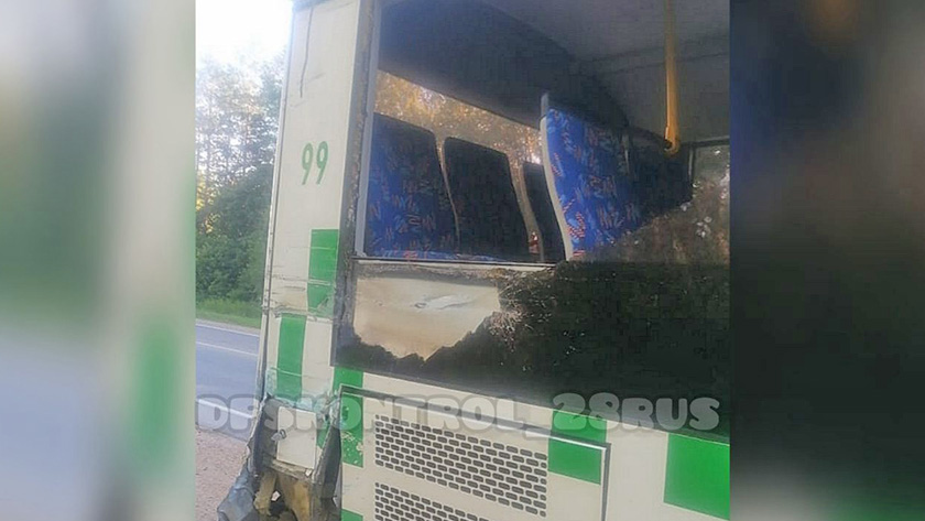 Грузовик столкнулся с пассажирским автобусом на трассе в районе Чигирей - gtrkamur.ru