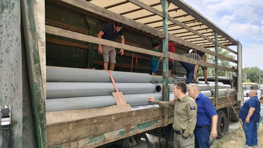 Линолеум для школ доставили из Приамурья в район ДНР - gtrkamur.ru