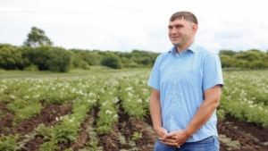 Василий Орлов пообещал помощь амурскому производителю картофеля - gtrkamur.ru