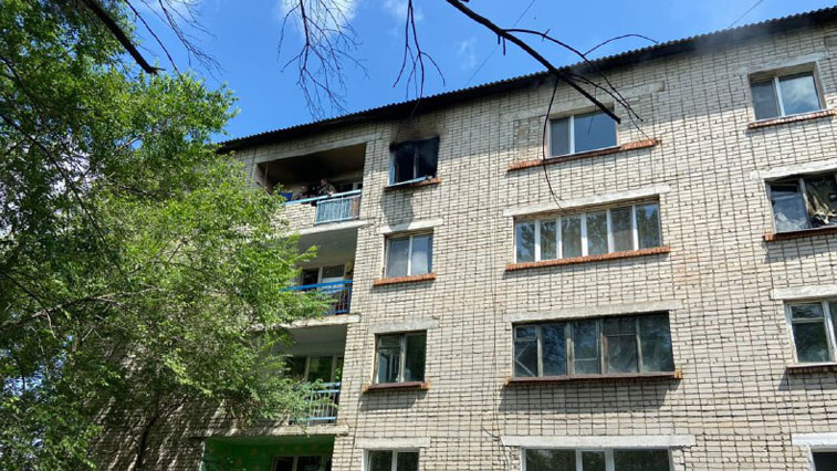 В Райчихинске из-за пожара в пятиэтажке эвакуировались жители подъезда - gtrkamur.ru