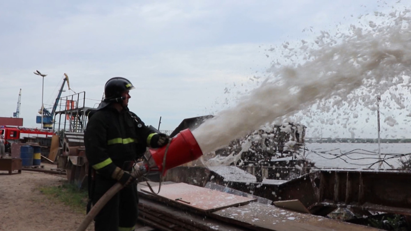 На судостроительном заводе в Благовещенске тушили условный пожар - gtrkamur.ru