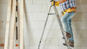 В благовещенском цеху погиб рабочий, упав с лестницы - gtrkamur.ru