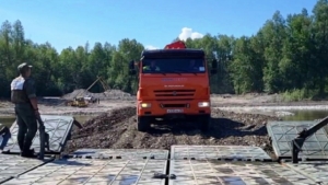 Под Экимчаном военные расширяют паромную переправу - gtrkamur.ru