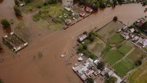 Вода постепенно освобождает территорию зейской Ивановки - gtrkamur.ru