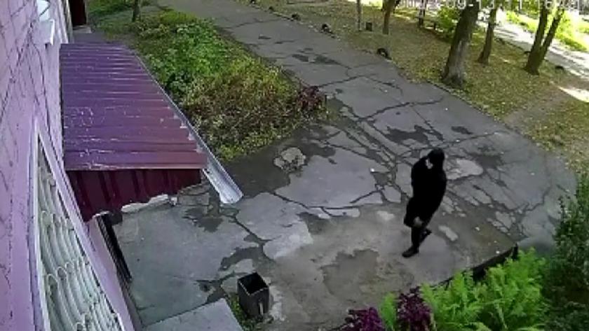 В Благовещенске мужчина с ножом пытался отобрать сумку с пенсиями у почтальона - gtrkamur.ru