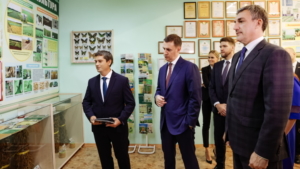 Обеспеченность аграриев отечественными семенами обсудили глава Минсельхоза и губернатор Приамурья - gtrkamur.ru