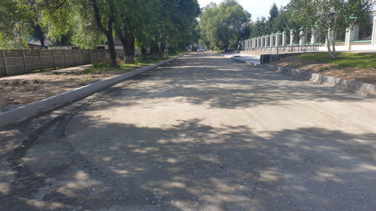 Асфальт в переулке Релочный в Благовещенске уложат до конца следующей недели - gtrkamur.ru
