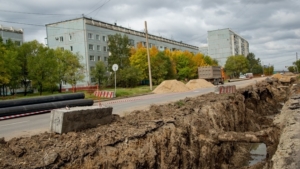 В Благовещенске меняют ветхие трубы, снабжающие водой микрорайон - gtrkamur.ru