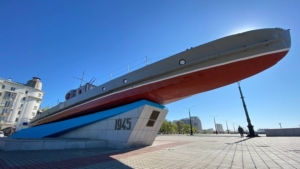На набережной Амура огородят памятник бронекатеру - gtrkamur.ru