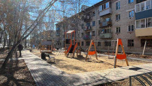На один современный двор станет больше в Прогрессе - gtrkamur.ru
