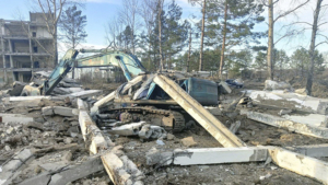 В Райчихинске при демонтаже здания погиб водитель экскаватора - gtrkamur.ru