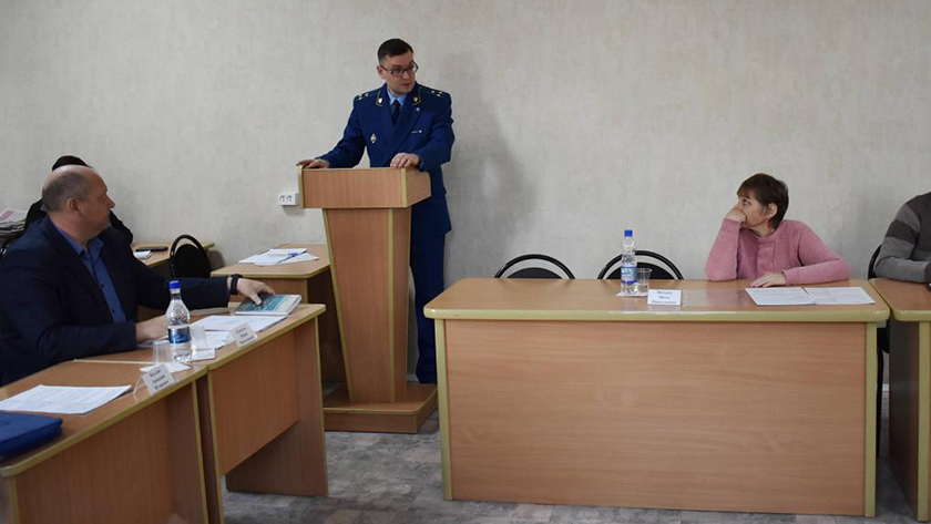 В Благовещенске управляющая компания отремонтировала подъезд и осушила подвал - gtrkamur.ru