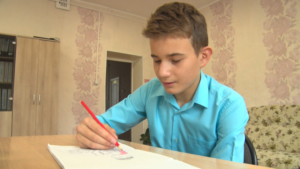 «Счастье каждому»: скромный и трудолюбивый Лёша мечтает обрести семью - gtrkamur.ru