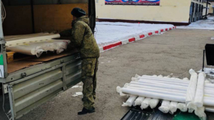 Порядка сорока рулонов пленки передали в ДВОКУ для мобилизованных - gtrkamur.ru