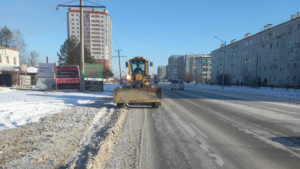 Благовещенские улицы продолжают очищать от снега и наледи - gtrkamur.ru