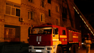 Четырёхлетний ребенок и мужчина пострадали в пожаре в МКД в Благовещенске - gtrkamur.ru