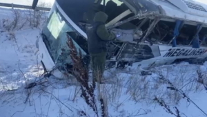 После ДТП с вахтовым автобусом с погибшими и пострадавшими в Хабаровском крае завели уголовные дела - gtrkamur.ru