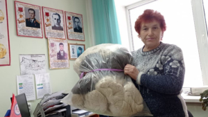 Амурчанки просят неравнодушных помочь с пряжей, чтобы вязать носки для отправки в зону СВО - gtrkamur.ru