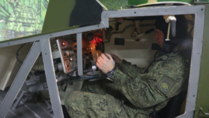 Курсанты ДВОКУ обучаются вождению на современных тренажерах - gtrkamur.ru