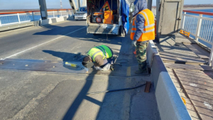 На мосту через Зею этой ночью отремонтируют второй деформационный шов - gtrkamur.ru