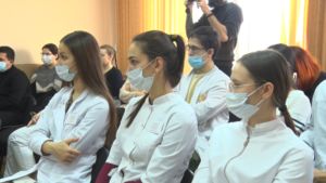 Молодым педиатрам предлагают работу в лечебных учреждениях Приамурья - gtrkamur.ru