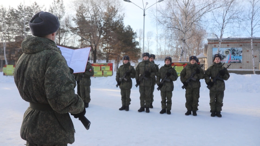В Белогорске более сотни новобранцев приняли присягу - gtrkamur.ru