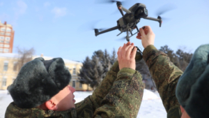Курсанты ДВОКУ учатся метать гранаты с помощью беспилотников - gtrkamur.ru