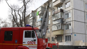 Кухня загорелась в одной из пятиэтажек Благовещенска сегодня ночью - gtrkamur.ru
