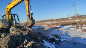 В Благовещенске продолжают устранять порыв на водоводе - gtrkamur.ru