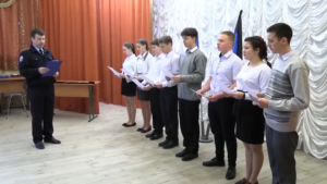 Амвросиевские школьники получили первые российские паспорта - gtrkamur.ru