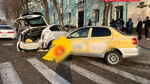 Два человека получили травмы в утренней аварии в Благовещенске - gtrkamur.ru