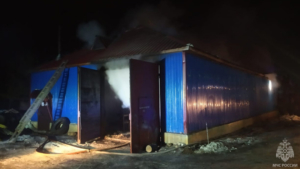 12 пожарных тушили накануне гараж в Свободном - gtrkamur.ru