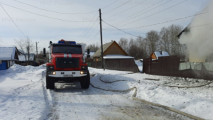 Причину пожара в доме многодетной семьи из Зеи устанавливают специалисты - gtrkamur.ru