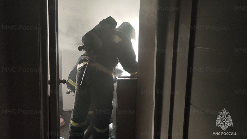 Пожар в одной из пятиэтажек Благовещенска произошел после хлопка - gtrkamur.ru