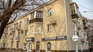 Благовещенск активно избавляется от «кричащих» вывесок - gtrkamur.ru
