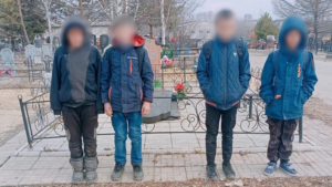 Двоих несовершеннолетних участников погрома на кладбище в Завитинске отправят в спецшколу - gtrkamur.ru