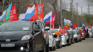 Более 120 машин поучаствовали в акции «Бессмертный автополк» в Свободном - gtrkamur.ru