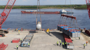 Крупногабаритный груз для Амурского ГХК доставили по реке Зея - gtrkamur.ru