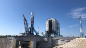 Ракету с радиолокационным спутником вывезли на стартовый стол Восточного - gtrkamur.ru